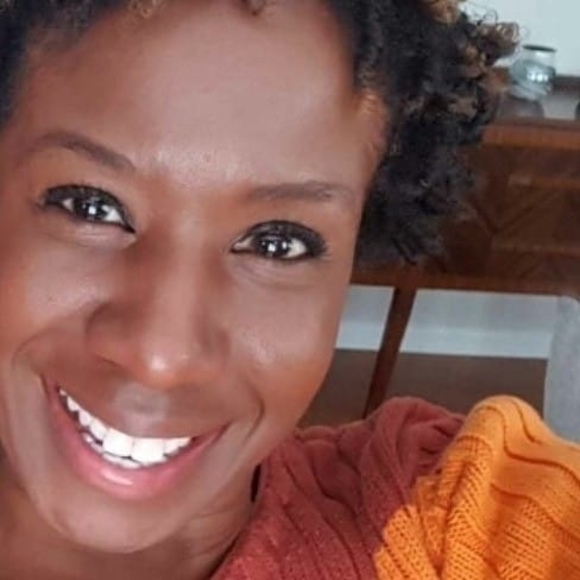 Meet your Posher, Letitia - Picture 1 of 1